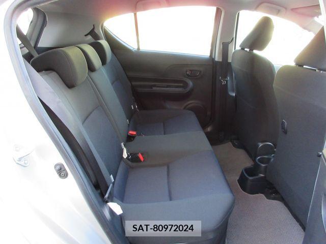 Toyota AQUA 2017-03 260246-11