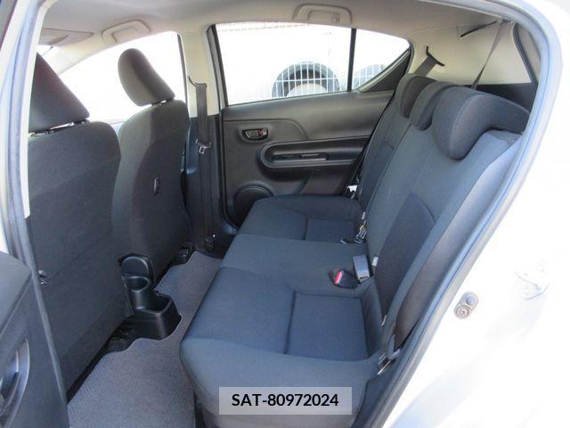 Toyota AQUA 2017-03 260246-12