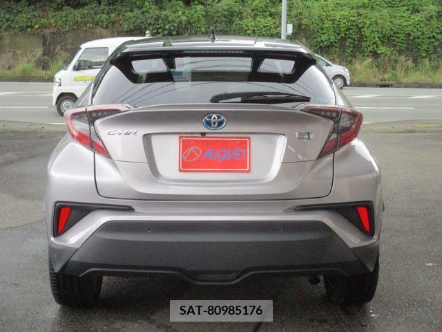Toyota C-HR 2018-03 323015-1