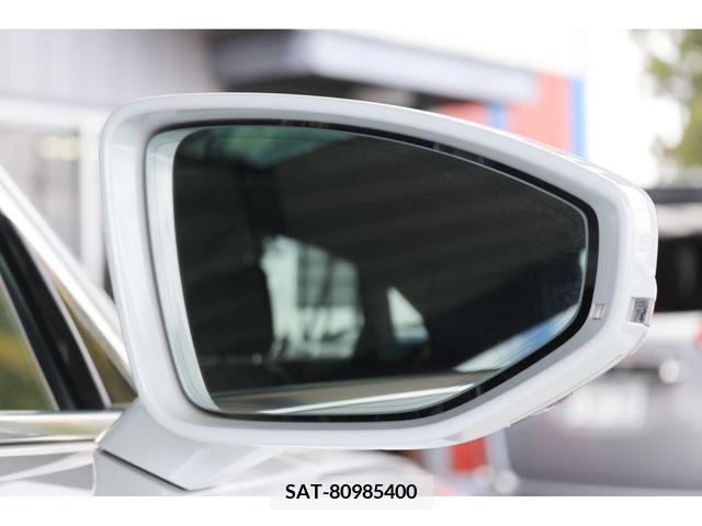 Audi A8 2020-04 261143-10