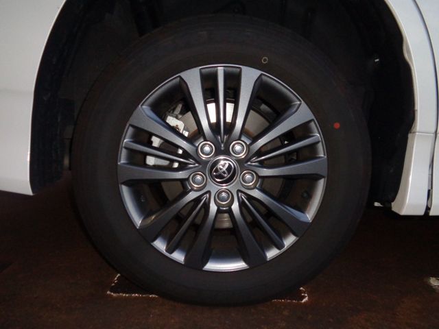 Toyota VOXY 2023-02 187711-27