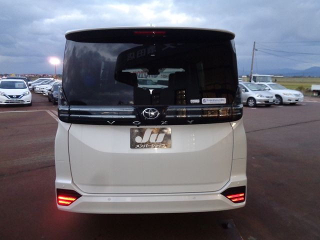 Toyota VOXY 2023-02 187711-6