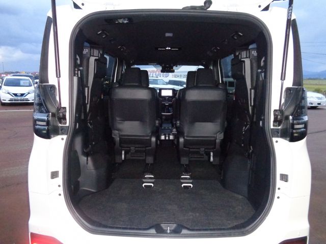 Toyota VOXY 2023-02 187711-13