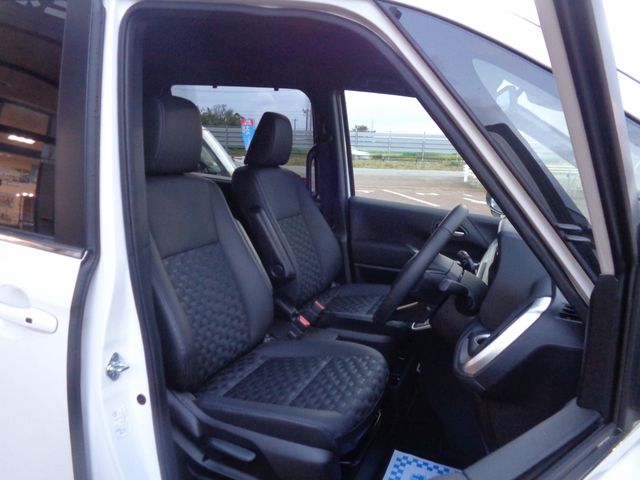 Toyota VOXY 2023-02 187711-7