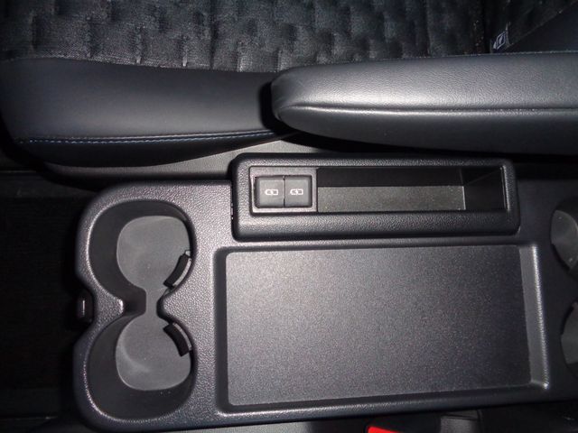 Toyota VOXY 2023-02 187711-15