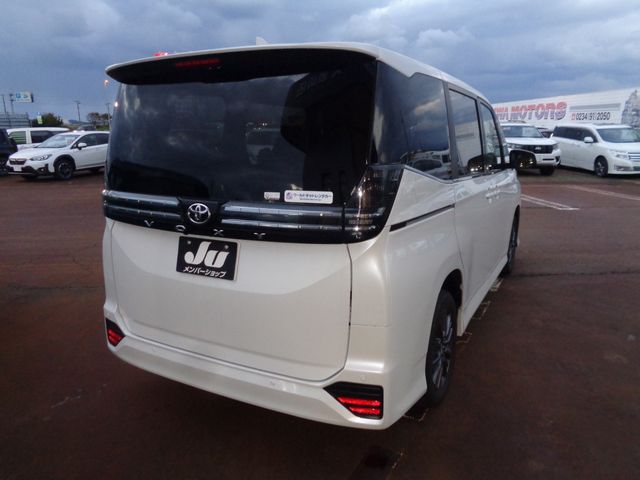 Toyota VOXY 2023-02 187711-2