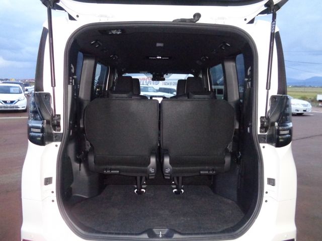 Toyota VOXY 2023-02 187711-12