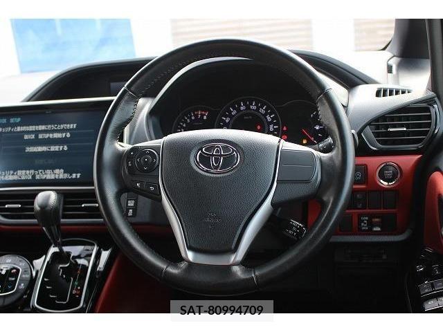 Toyota VOXY 2017-08 205431-15