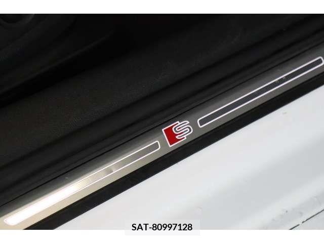 Audi A4 2021-08 317919-16
