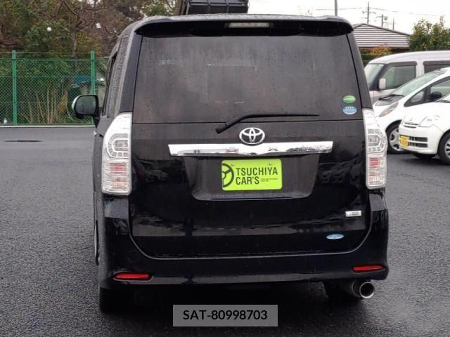 Toyota VOXY 2013-02 247379-10