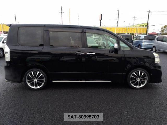 Toyota VOXY 2013-02 247379-9