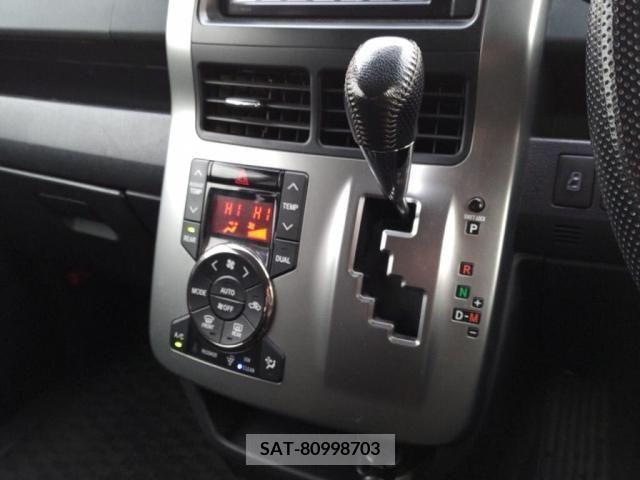 Toyota VOXY 2013-02 247379-19