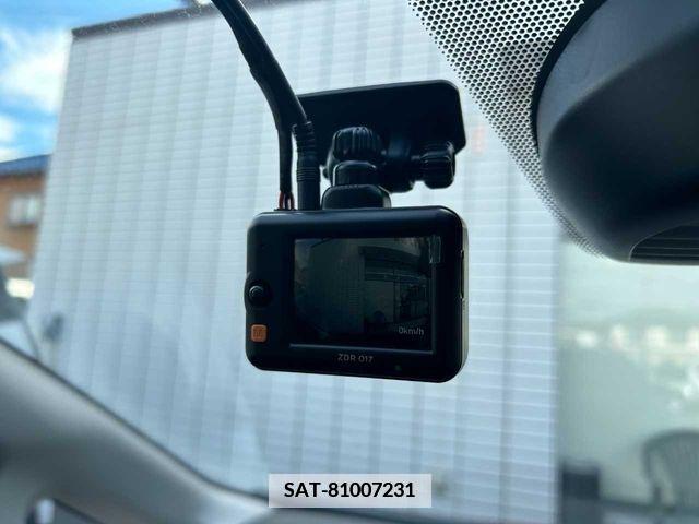 Nissan NOTE 2015-12 365332-12