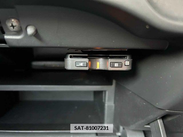 Nissan NOTE 2015-12 365332-13