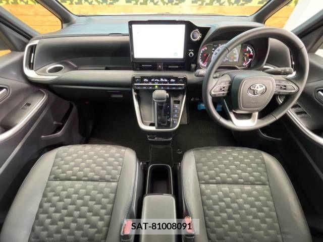 Toyota VOXY 2023-02 288966-1