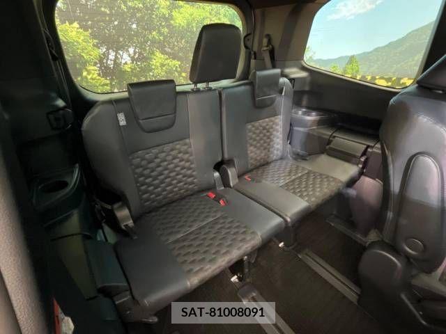 Toyota VOXY 2023-02 288966-10