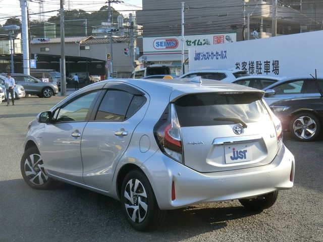 Toyota AQUA 2020-01 13105-2