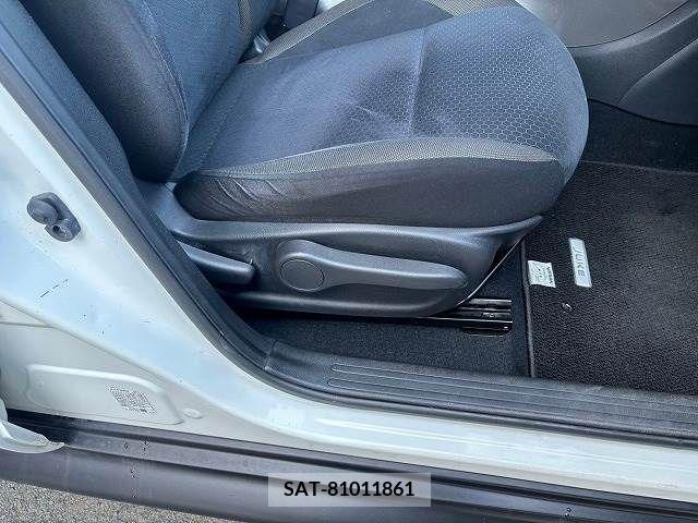 Nissan JUKE 2012-08 320503-11