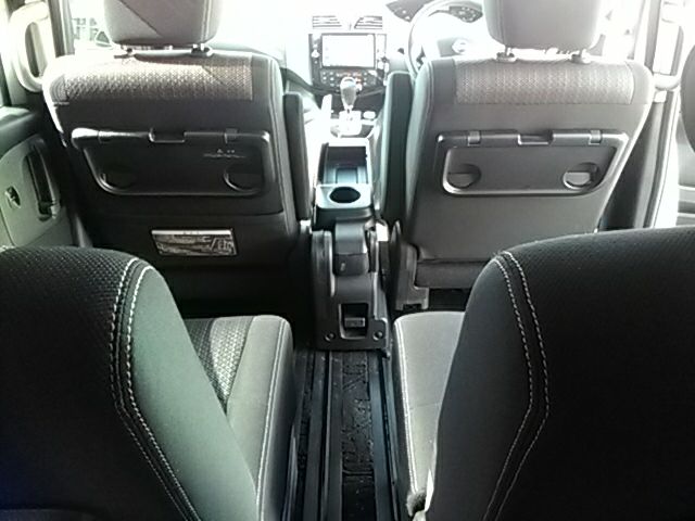 Nissan SERENA 2014-03 17684-25