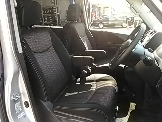 Nissan SERENA 2014-03 17684-10