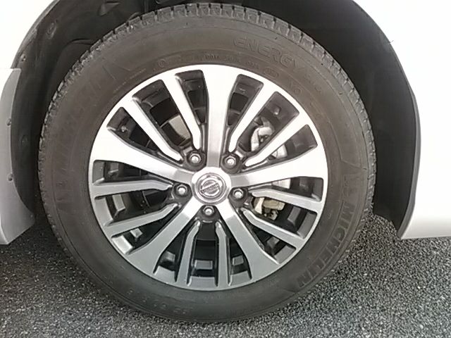 Nissan SERENA 2014-03 17684-28