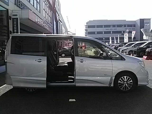 Nissan SERENA 2014-03 17684-7