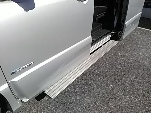 Nissan SERENA 2014-03 17684-9