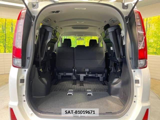 Toyota NOAH 2014-05 335027-11
