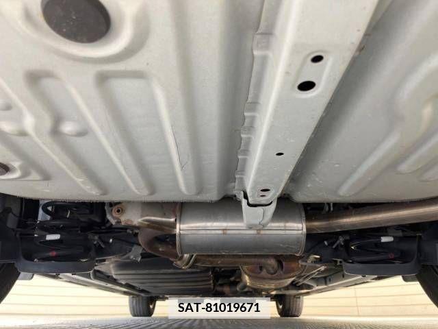 Toyota NOAH 2014-05 335027-19
