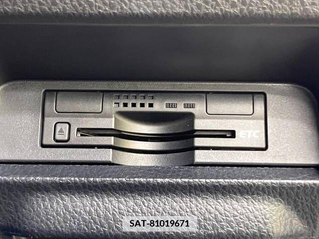 Toyota NOAH 2014-05 335027-5
