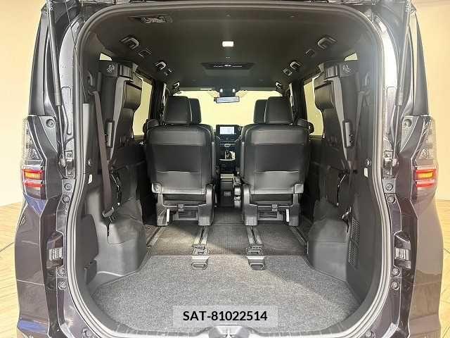 Toyota VOXY 2022-08 376332-10