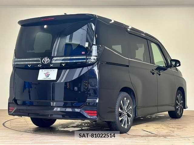 Toyota VOXY 2022-08 376332-16
