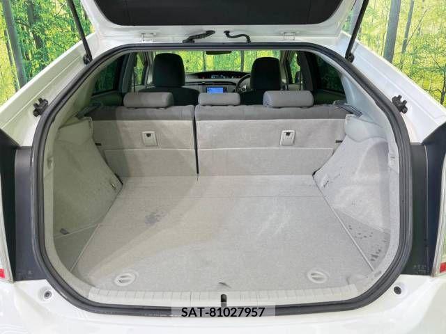 Toyota PRIUS 2011-12 254306-10