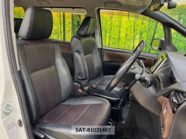 Toyota ESQUIRE 2015-10 330280-8