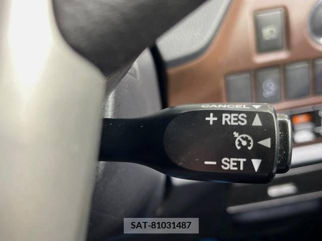 Toyota ESQUIRE 2015-10 330280-7