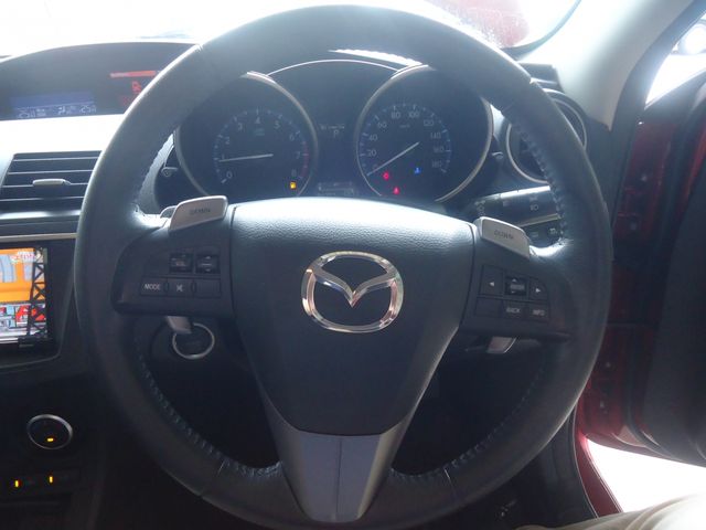 Mazda AXELA SPORT 2012-04 7363-8