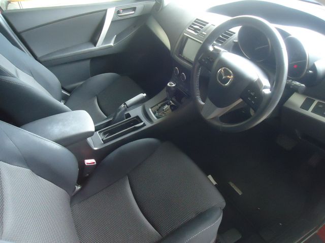 Mazda AXELA SPORT 2012-04 7363-10