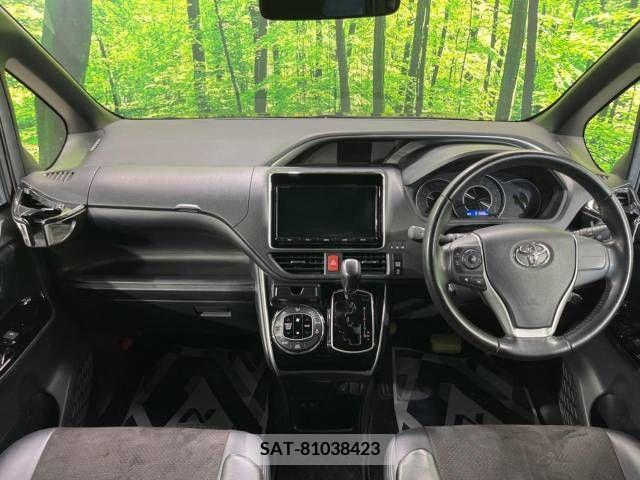 Toyota VOXY 2018-06 352863-1