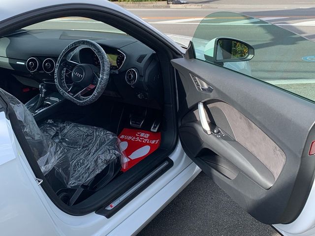 Audi TT 2016-06 24946-11