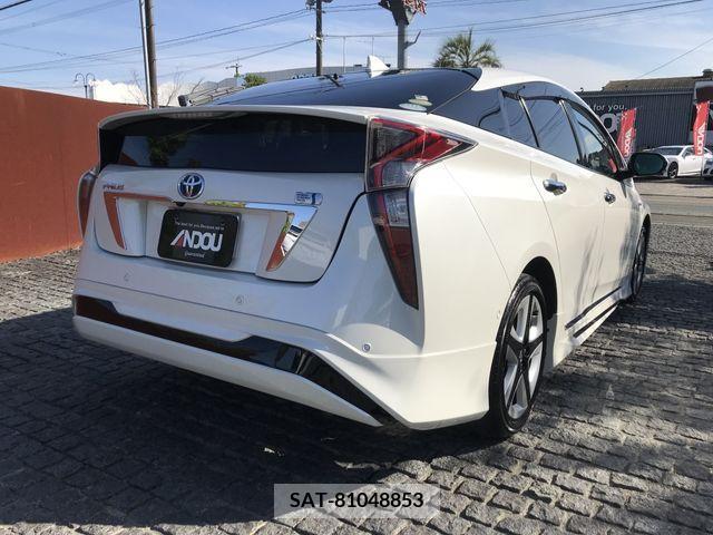 Toyota PRIUS 2018-06 282123-6