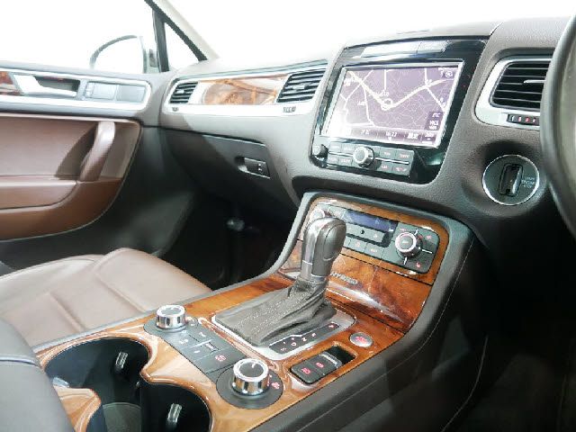VolksWagen TOUAREG 2012-02 184414-19