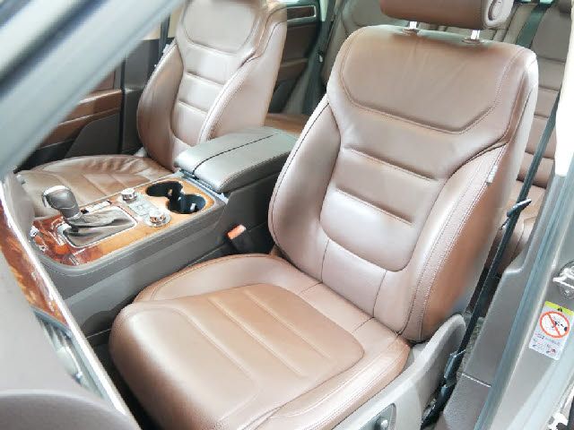 VolksWagen TOUAREG 2012-02 184414-3