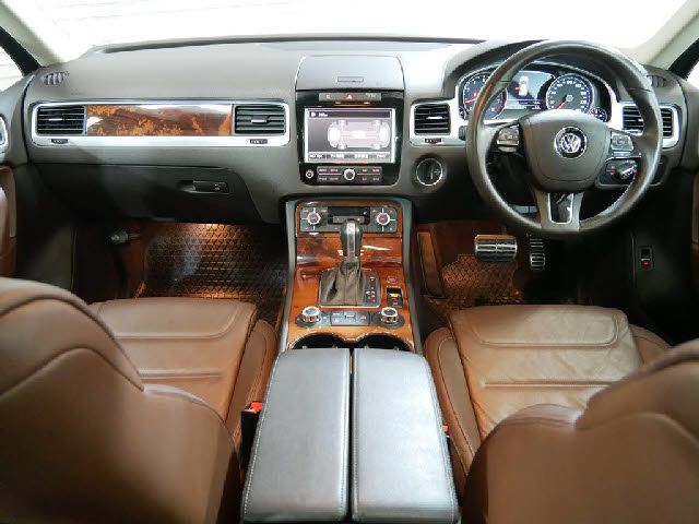 VolksWagen TOUAREG 2012-02 184414-1