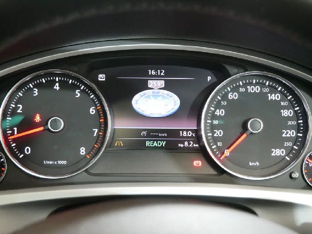 VolksWagen TOUAREG 2012-02 184414-27