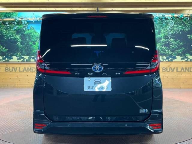 Toyota NOAH HYBRID 2022-03 19776-16