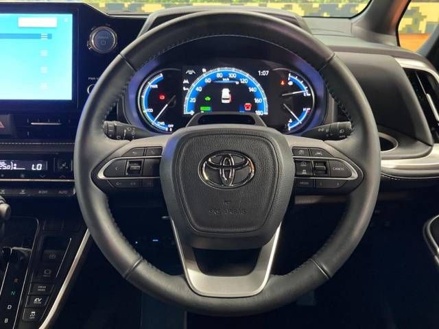 Toyota NOAH HYBRID 2022-03 19776-12