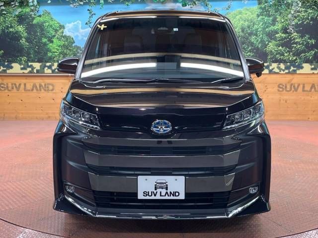 Toyota NOAH HYBRID 2022-03 19776-15