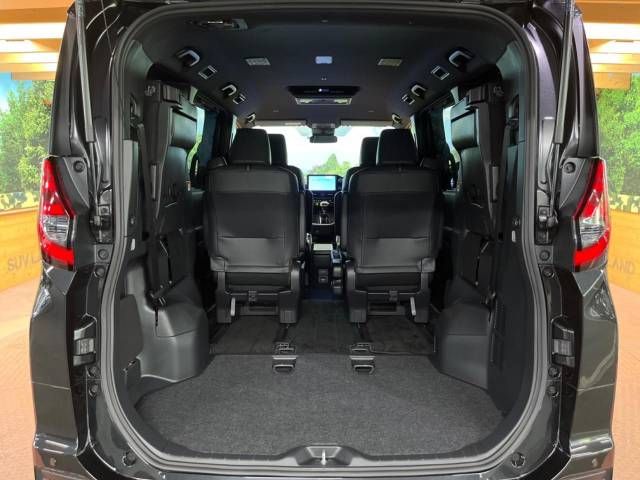 Toyota NOAH HYBRID 2022-03 19776-11