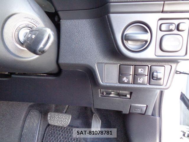 Toyota COROLLA AXIO 2018-04 202204-5