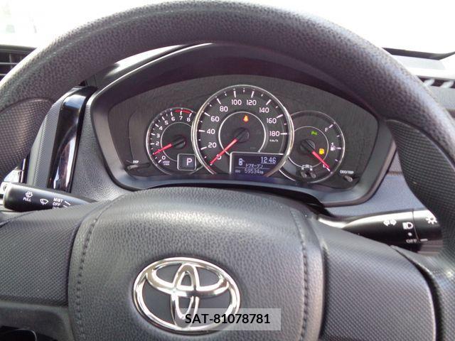 Toyota COROLLA AXIO 2018-04 202204-6